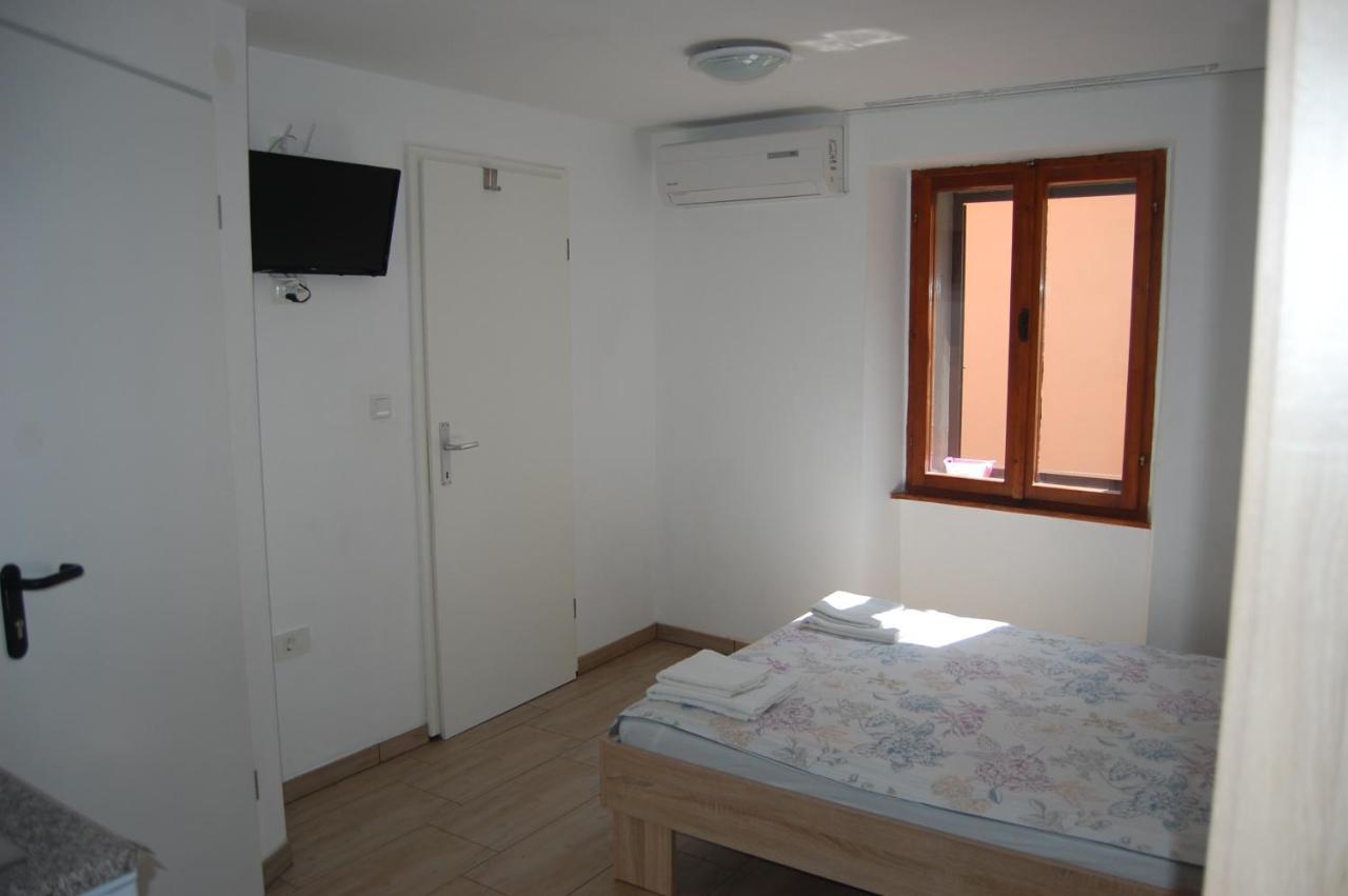 Apartments Dana Izola Exterior photo